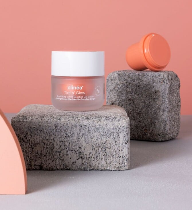 Tint n’ Glow: Το απόλυτο hybrid προϊόν της σεζόν έρχεται από το clinéa