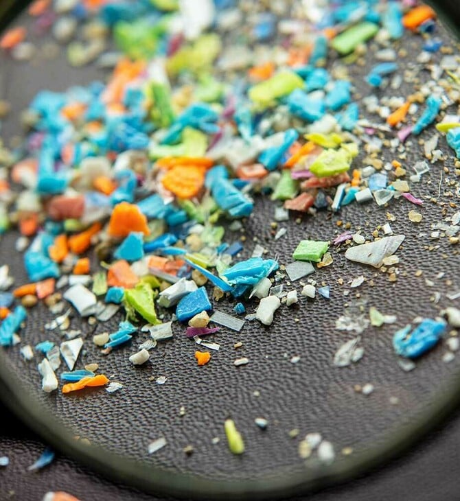 ΝΕΡΟ ΜΙΚΡΟΠΛΑΣΤΙΚΑ ΔΕΝΤΡΟ