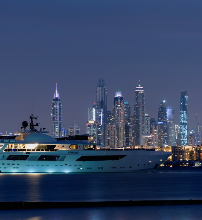 ΚΟΣΜΟΣ ΔΙΣΕΚΑΤΟΜΜΥΡΙΟΥΧΟΙ