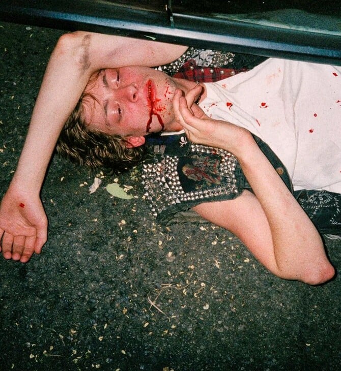 Δεν είναι μόνο οι έρωτες που σε διαλύουν: γιατί η προδοσία από έναν φίλο μένει για χρόνια