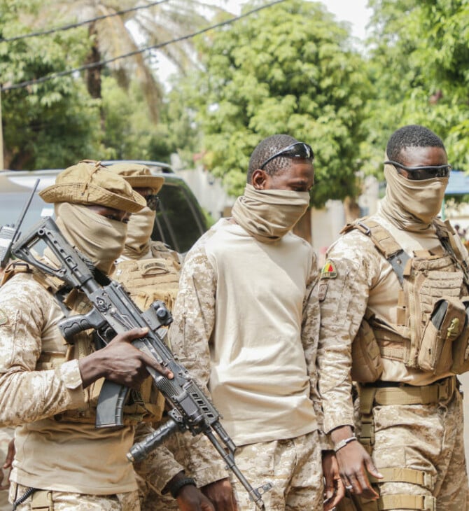 ΜΑΛΙ ΕΠΙΘΕΣΕΙΣ ΕΝΟΠΛΕΣ ΔΥΝΑΜΕΙΣ 