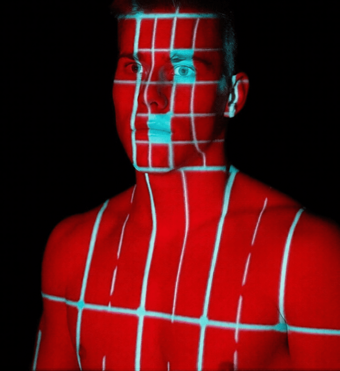 Οι influencers αντικαθιστούν τον εαυτό τους με AI κλώνους