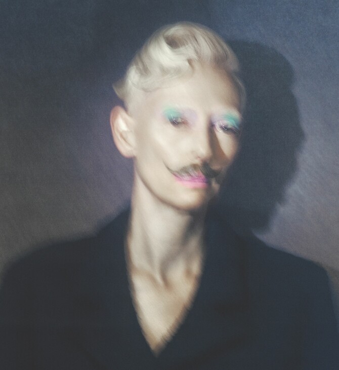 TILDA SWINTON ΣΤΕΓΗ ΩΝΑΣΗ ΕΚΘΕΣΗ