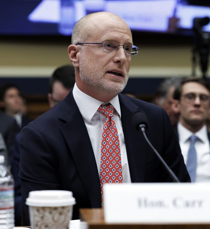 ABC FCC ΕΠΑΝΕΞΕΤΑΣΗ ΑΔΕΙΩΝ ΜΕΤΑΔΟΣΗΣ ΚΑΝΑΛΙ ΝΤΟΝΑΛΝΤ ΤΡΑΜΠ ΤΖΙΜΙ ΚΙΜΕΛ ΜΕΛΑΝΙΑ ΤΡΑΜΠ