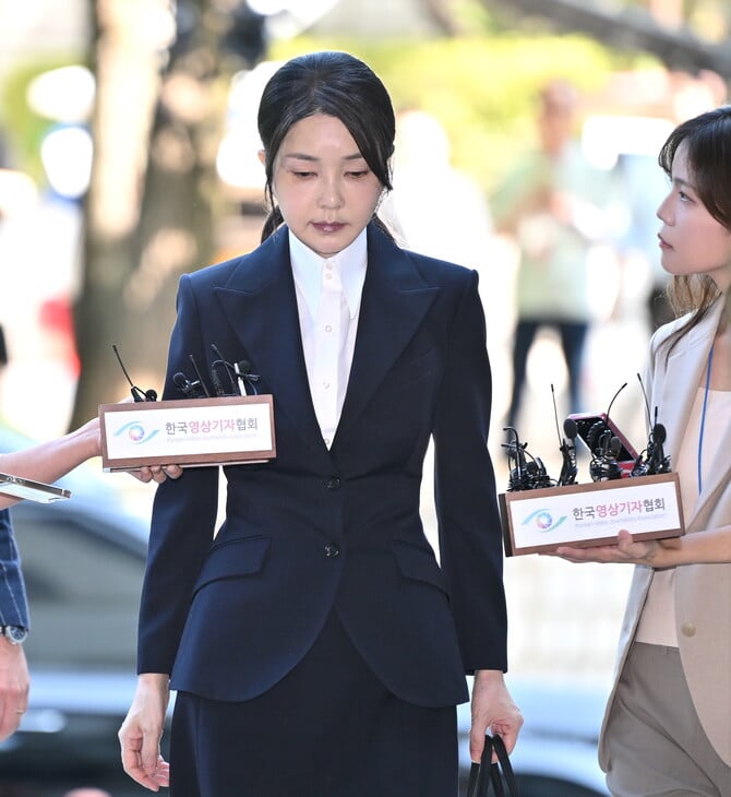 ΝΟΤΙΑ ΚΟΡΕΑ ΚΙΜ ΚΕΟΝ ΧΙ ΠΡΩΗΝ ΠΡΩΤΗ ΚΥΡΙΑ ΦΥΛΑΚΗ ΔΩΡΟΔΟΚΙΑ