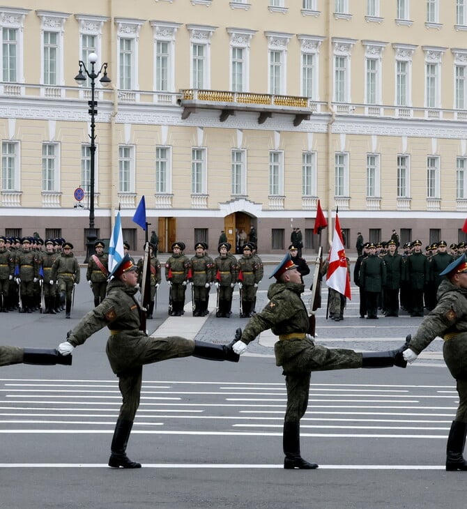 ΡΩΣΙΑ ΠΑΡΕΛΑΣΗ ΗΜΕΡΑ ΤΗΣ ΝΙΚΗΣ ΟΥΚΡΑΝΙΑ 