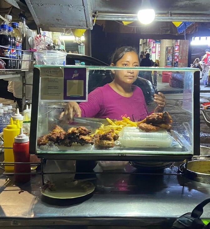 Το κοτόπουλο ως πατρίδα: Aπό το pollo a la brasa στο καζάνι της ajiaco