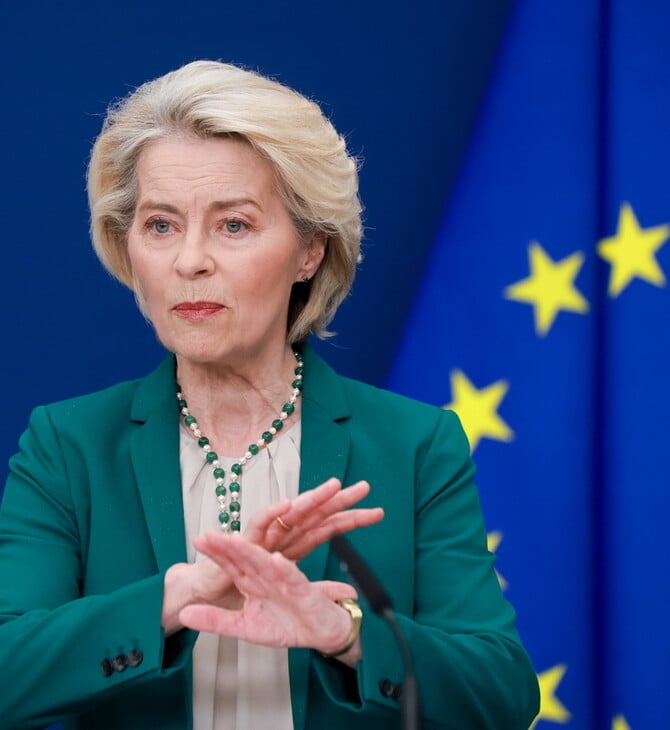 ΟΥΡΣΟΥΛΑ ΦΟΝ ΝΤΕΡ ΛΑΙΕΝ ΙΡΑΝ 