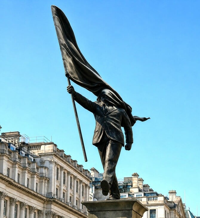 Είναι αυτό το νέο έργο του Banksy; Το μυστηριώδες γλυπτό που εμφανίστηκε στο Λονδίνο