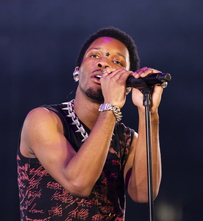 D4VD ΔΟΛΟΦΟΝΙΑ