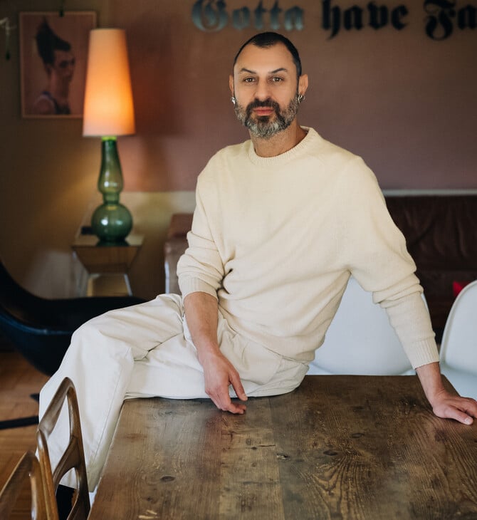 Νικόλας Γεωργίου, creative director της ελληνικής «Vogue», συνεκδότης του Dapper Dan