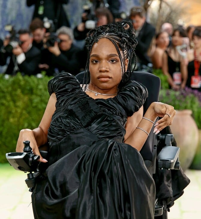 Η Αριάνα Ρόουζ Φίλιπ έγραψε ιστορία στο Met Gala: Η πρώτη χρήστρια αναπηρικού αμαξιδίου στον θεσμό