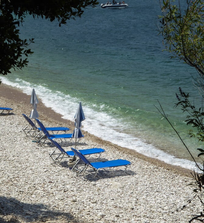 ΤΟΥΡΙΣΤΑΣ ΞΑΠΛΩΣΤΡΑ ΑΠΟΖΗΜΙΩΣΗ ΕΛΛΗΝΙΚΟ ΝΗΣΙ