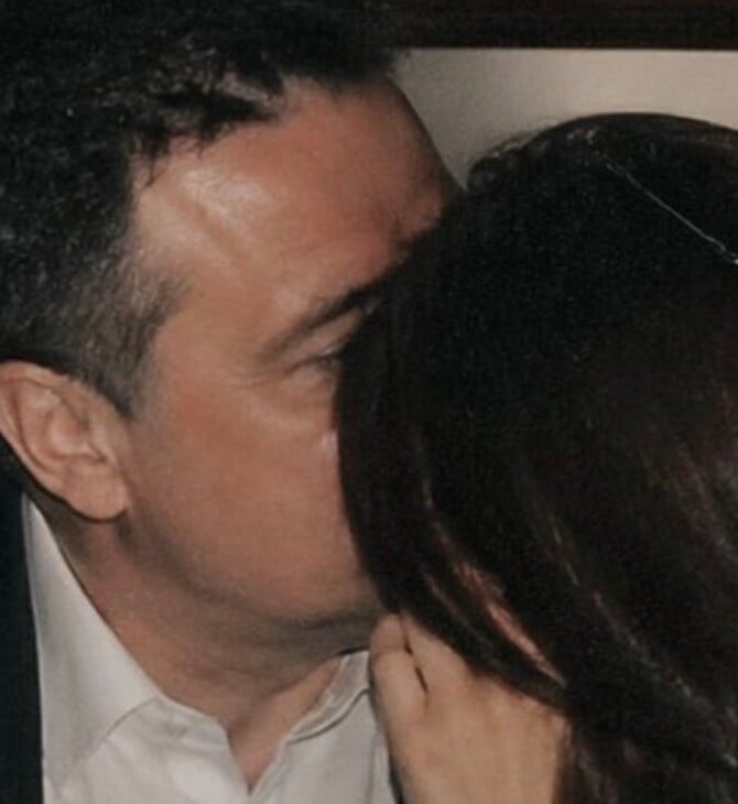 ΑΔΩΝΙΣ ΓΕΩΡΓΙΑΔΗΣ ΦΩΤΟ ΓΥΝΑΙΚΑ