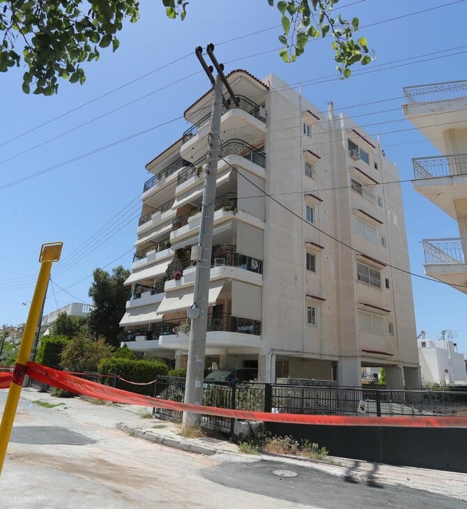 ΗΛΙΟΥΠΟΛΗ ΜΑΘΗΤΡΙΕΣ ΠΤΩΣΗ ΜΠΑΛΚΟΝΙ ΥΠΟΥΡΓΕΙΟ ΠΑΙΔΕΙΑΣ
