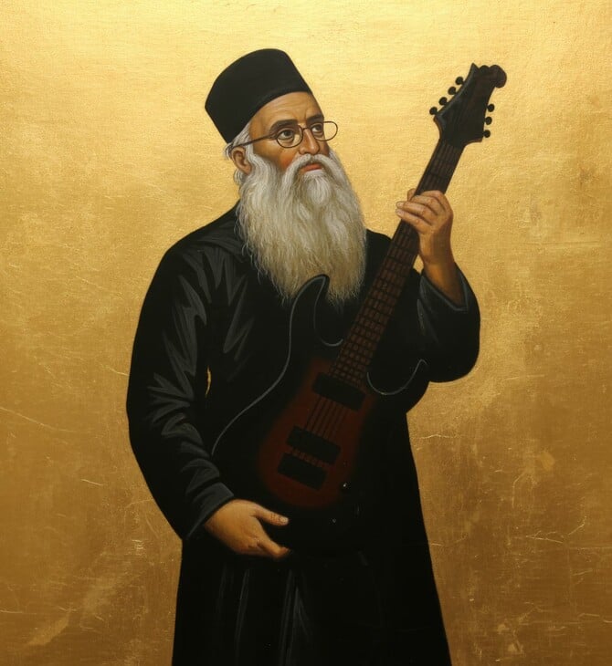 Είναι παπάς. Έβγαλε metal δίσκο. Έγινε σταρ σε μια νύχτα.