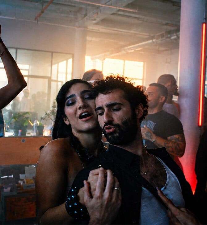 Η queer ταινία Club Kid του Jordan Firstman έγινε η πρώτη μεγάλη συμφωνία των Καννών για την A24