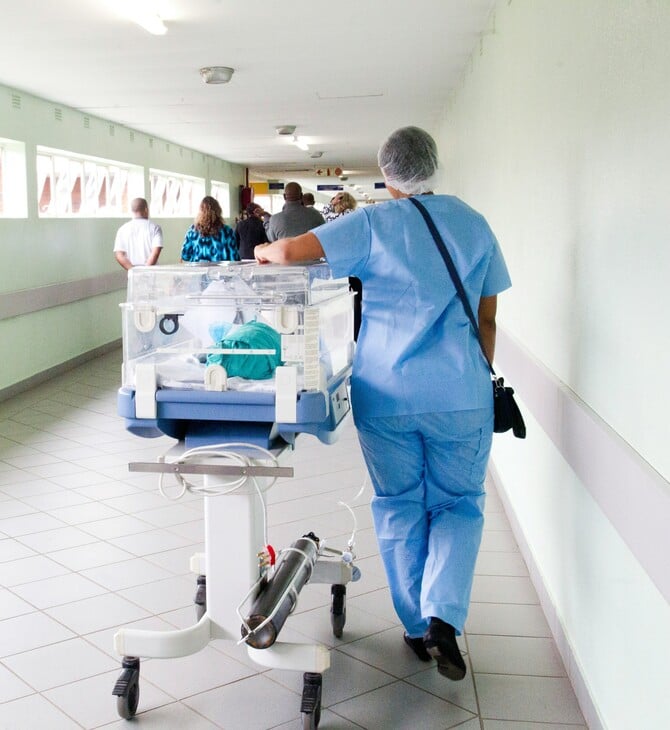 ΝΙΚΗ ΚΕΡΑΜΕΩΣ ΝΟΣΗΛΕΥΤΕΣ ΒΑΡΕΑ ΚΑΙ ΑΝΘΥΓΙΕΙΝΑ