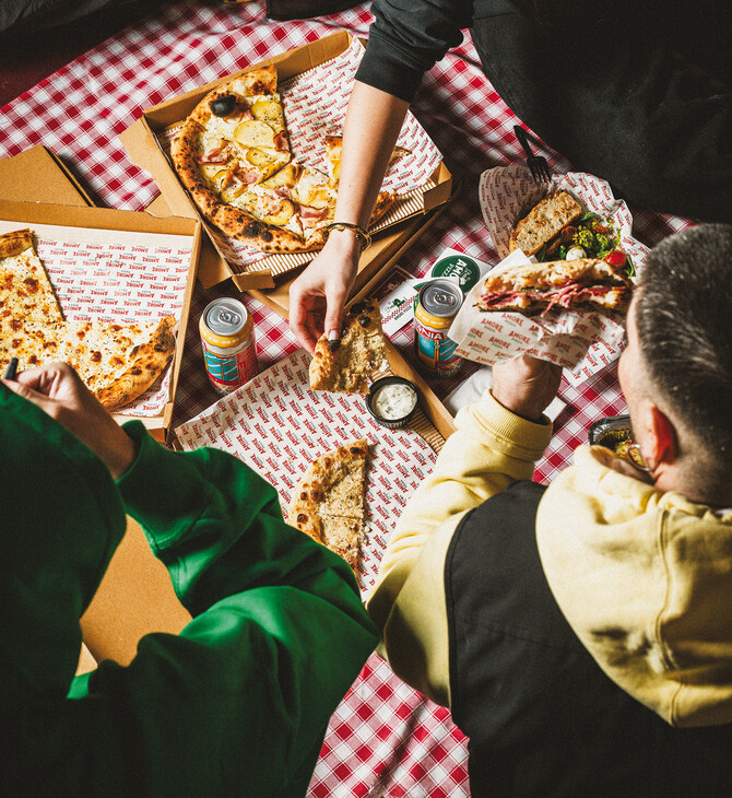 Amore Pizza: Ναπολιτάνικη πίτσα από το αδελφάκι του Lovely Days