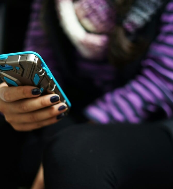 ΜΑΛΑΙΣΙΑ SOCIAL MEDIA ΜΕΤΡΑ ΑΝΗΛΙΚΟΙ ΠΑΙΔΙΑ