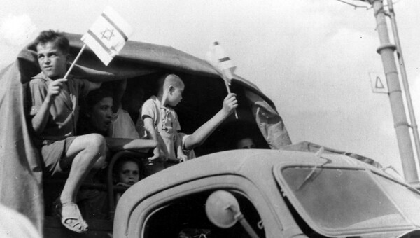 Φωτογραφίες από τη μέρα που 210 ορφανά παιδιά Ελλήνων στάλθηκαν στην Παλαιστίνη για υιοθεσία