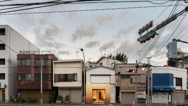 Ένας μικροσκοπικός φούρνος που μοιάζει με φρεσκοψημένο ψωμί