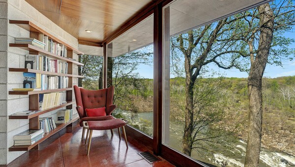 Μέσα στην έπαυλη-αριστούργημα του Frank Lloyd Wright που πωλείται σε αστρονομική τιμή