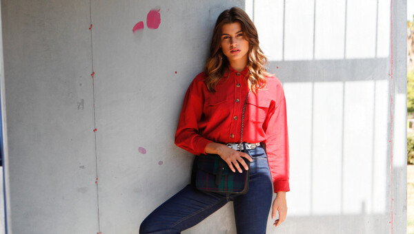 Η Δανάη Παππά προτείνει το ιδανικό look για τις πρώτες μέρες του φθινοπώρου