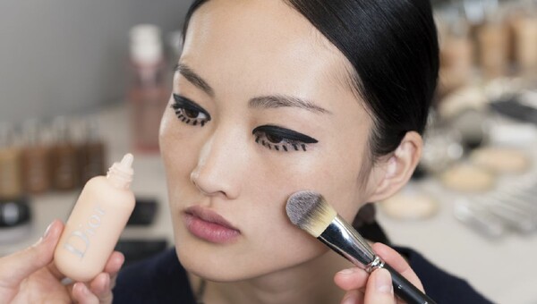 Τρία εύκολα makeup looks με έμπνευση από τα τελευταία trends!