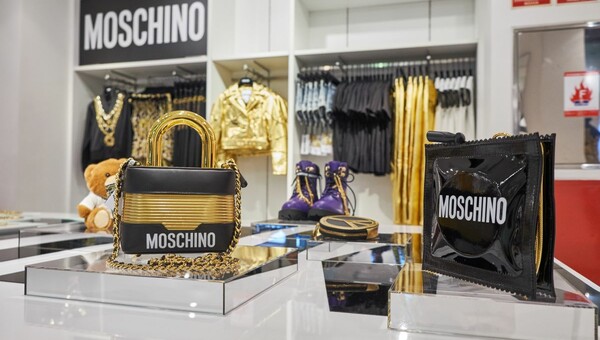 90s glam στο exclusive party για την παρουσίαση της συλλογής Moschino H&M!