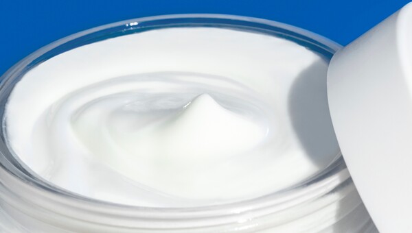 Η νέα superfood μάσκα προσώπου της KORRES περιέχει αληθινό ελληνικό γιαούρτι