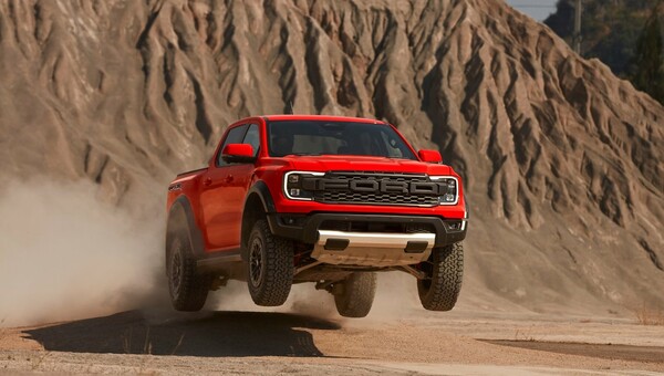 Ford Ranger Raptor: Ένα αρπακτικό για την άσφαλτο και το χώμα