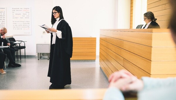 Νομικές σπουδές στο Ευρωπαϊκό Πανεπιστήμιο Κύπρου: Κορυφαία επιλογή για επαγγελματική εξέλιξη 