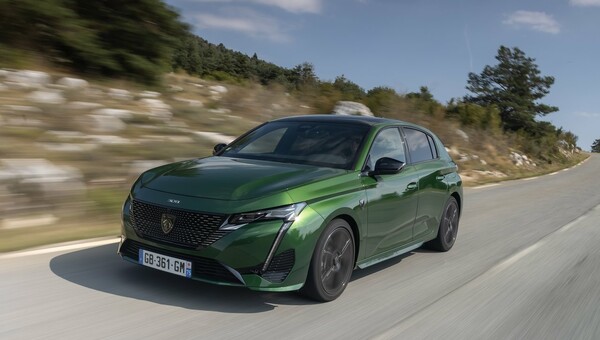 Στο τιμόνι του Peugeot 308 τρίτης γενιάς