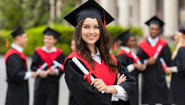 NEW YORK COLLEGE: Πανεπιστημιακές Σπουδές με Διεθνή Αναγνώριση για Καριέρα χωρίς Σύνορα