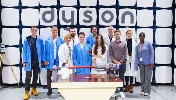 Στη Dyson, λύνουν προβλήματα που άλλοι αγνοούν- και το διαπιστώσαμε από κοντά στο campus του Malmesbury