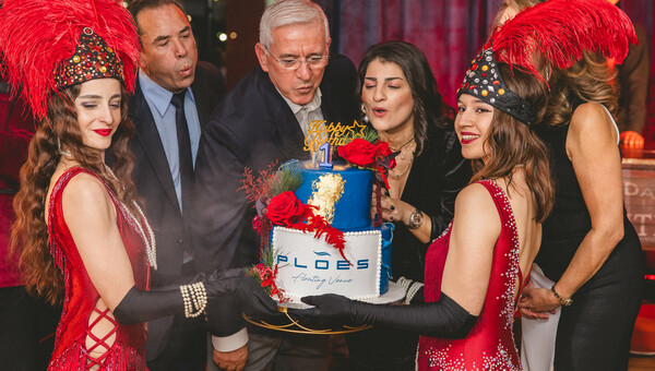 Το PLOES floating venue γιόρτασε τον πρώτο χρόνο λειτουργίας με ένα φαντασμαγορικό Christmas Party