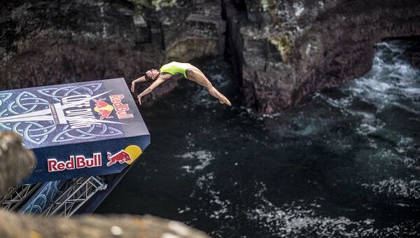 Red Bull Cliff Diving: Πως να προπονηθείς για βουτιές από τα 27 μέτρα