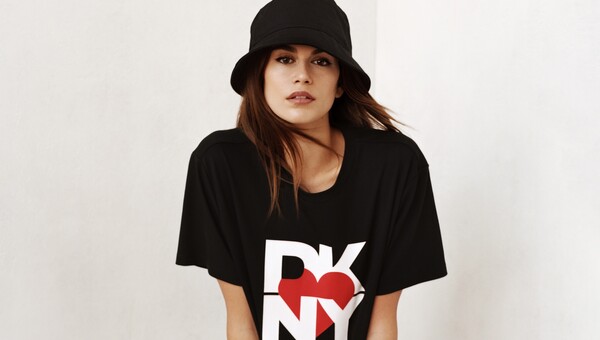 THE HEART OF NY CAPSULE COLLECTION, ΑΠΟ ΤΗ DKNY ΜΕ ΤΗN KAIA GERBER