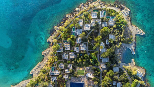 Η bluegr Hotels & Resorts φέρνει τα πιο εκλεκτά cocktails στις ακτές της Κρήτης