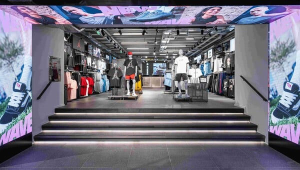 Νέο JD Sports flagship κατάστημα στην Ερμού