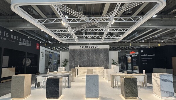 Η Stonetech συμμετείχε στη Διεθνή Έκθεση Marmomac της Ιταλίας και κέρδισε το βραβείο Best Communicator 