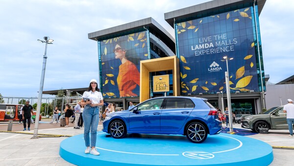 Ολοκληρώθηκε με επιτυχία το Volkswagen Festival για τα 50 χρόνια Golf με ένα iconic live performance του κορυφαίου Έλληνα σταρ Σάκη Ρουβά