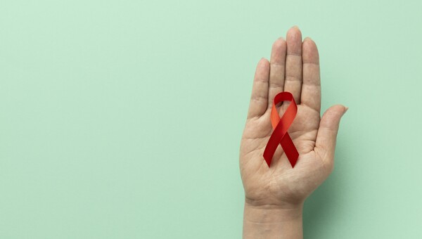 Η νέα, ανατρεπτική καμπάνια και το αιχμηρό μήνυμα της Gilead Sciences για την Παγκόσμια Ημέρα AIDS