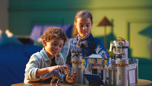 Τα παιχνίδια της Playmobil είναι εδώ και 50 χρόνια το δώρο που θέλει κάθε παιδί 