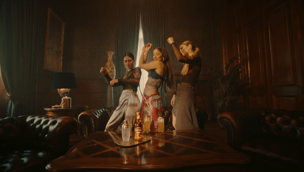 Chivas Regal X Marina Satti: Αυθεντικότητα, έμπνευση, συνεργασία