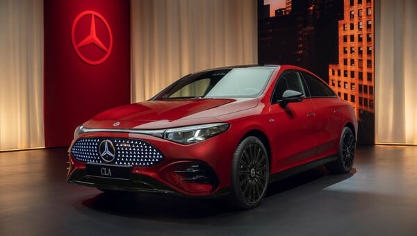 Αποκάλυψη για τη νέα Mercedes-Benz CLA στη Ρώμη