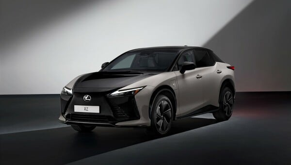  Η Lexus συνεχίσει να οδηγεί τις εξελίξεις