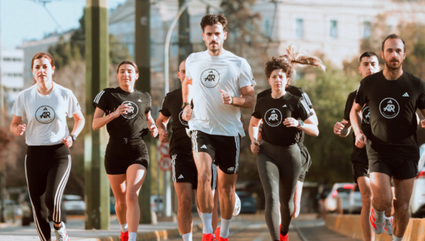 Η adidas «τρέχει» για καλό σκοπό στο Wings for Life World Run 2025