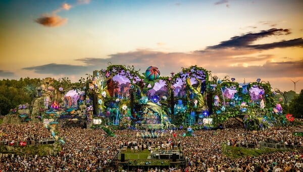 TOMORROWLAND 2025: ΖΗΣΕ ΤΗΝ ΕΜΠΕΙΡΙΑ ΜΕ ΤΟΝ ΚΟΛΛΗΤΟ ΣΟΥ!